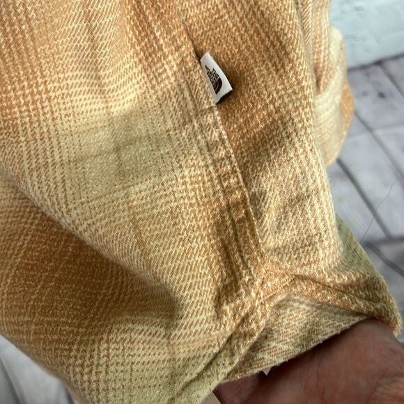 North Face Flannel size Large
Good used condition - Picture 4 of 8